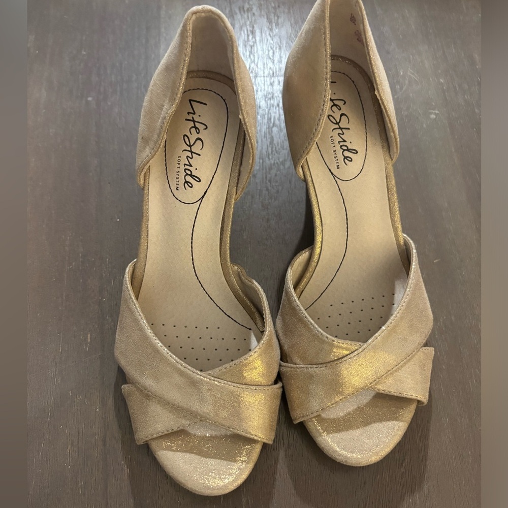 Life Stride Women's Gold Peep-Toe Heels